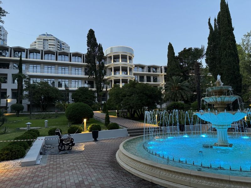 Отель Luciano Hotel SPA Sochi 5 звёзд — витражи и окна